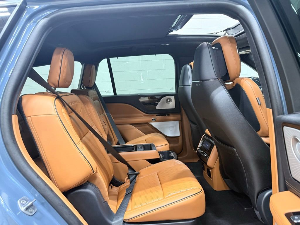 Used 2025 Lincoln Aviator Black Label image 49