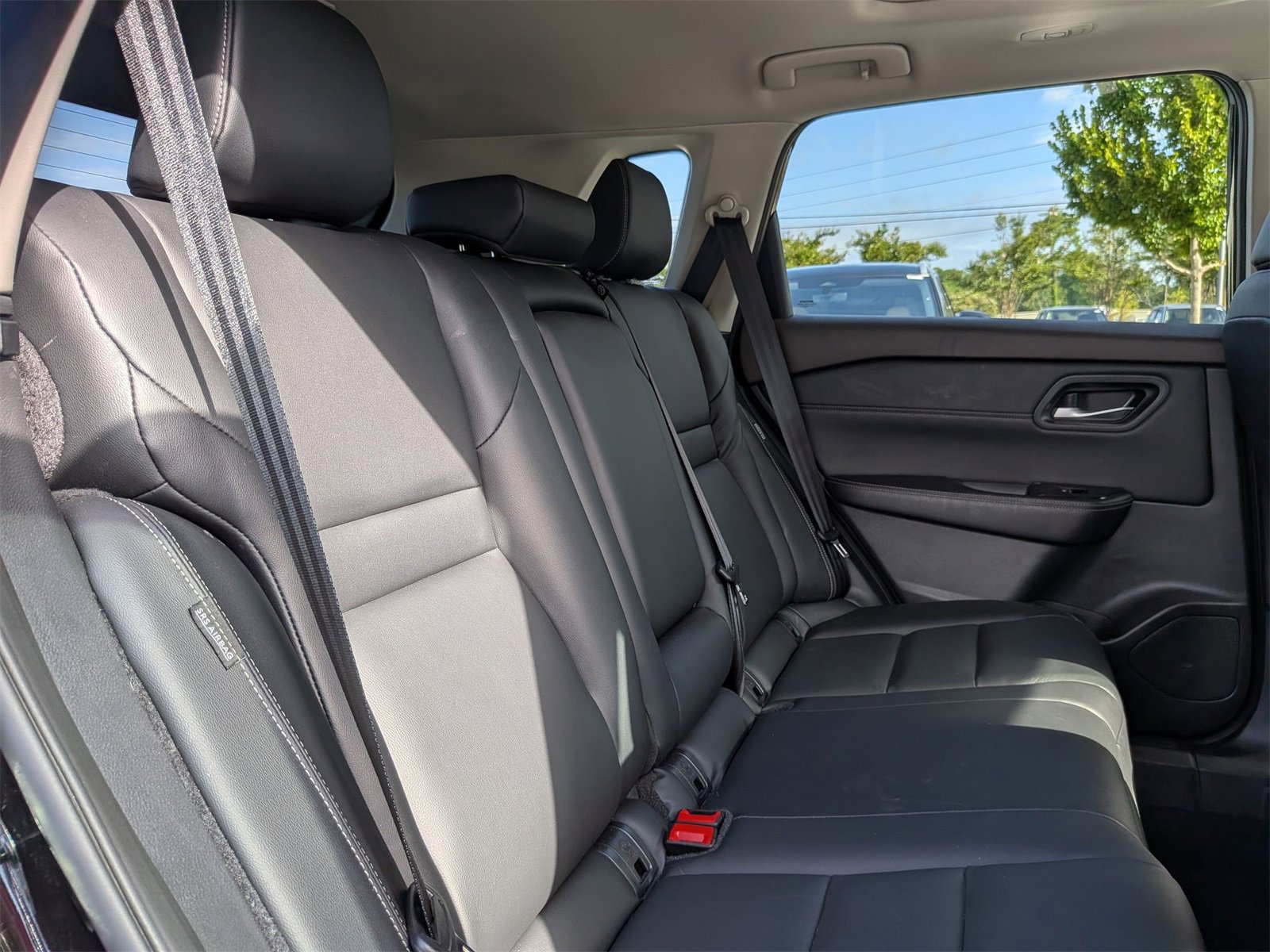 Used 2023 Nissan Rogue SL image 34