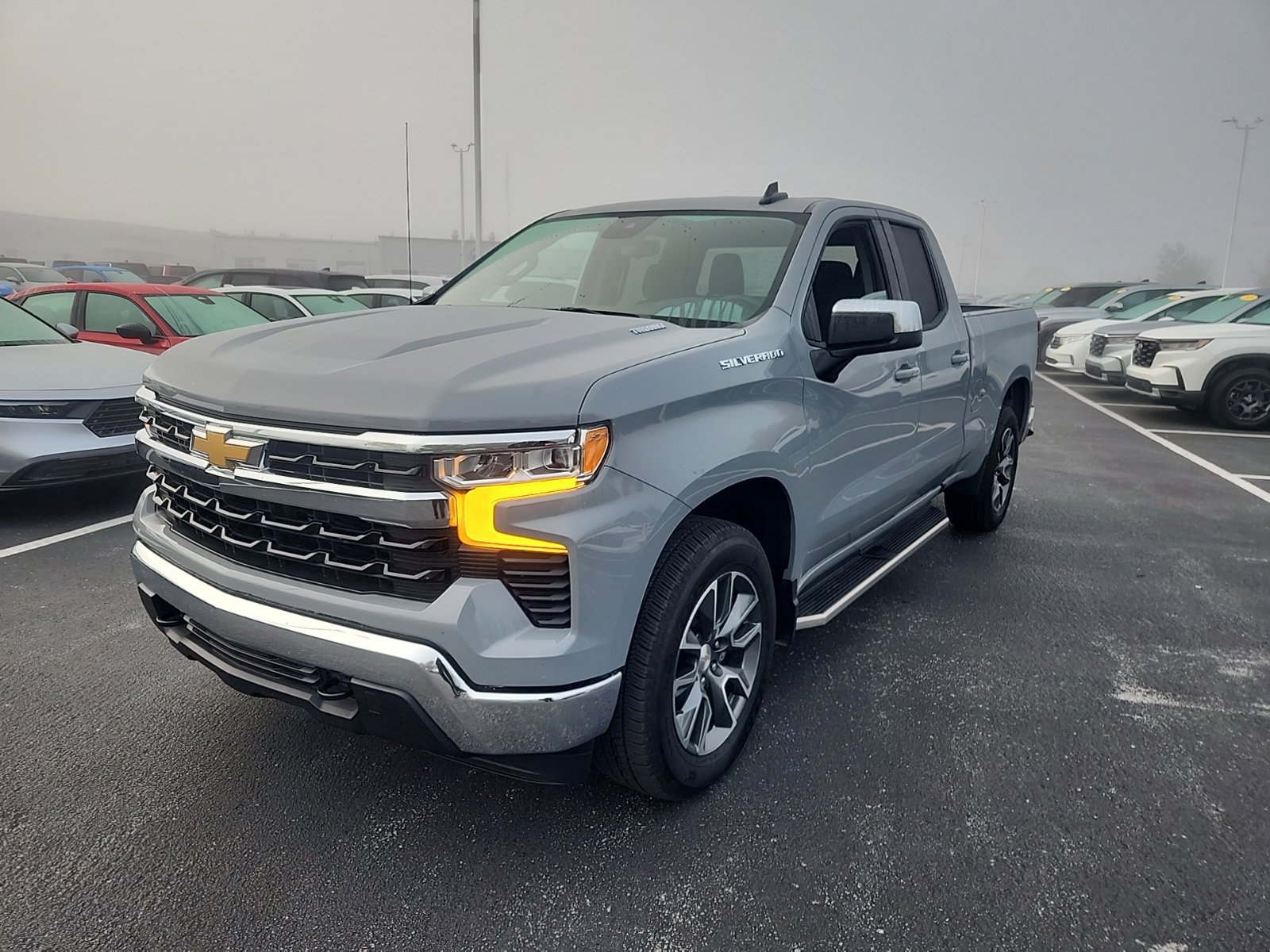 Used 2024 Chevrolet Silverado 1500 LT AWD/4WD image 2