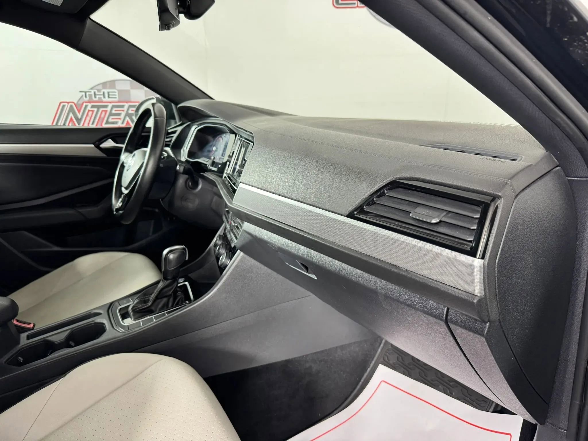 Used 2020 Volkswagen Jetta R-Line FWD image 12