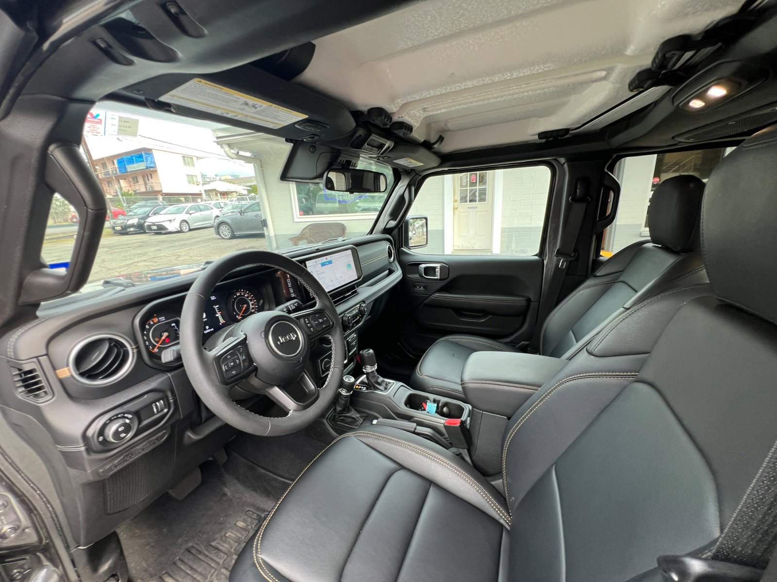 Used 2025 Jeep Gladiator Sport image 23