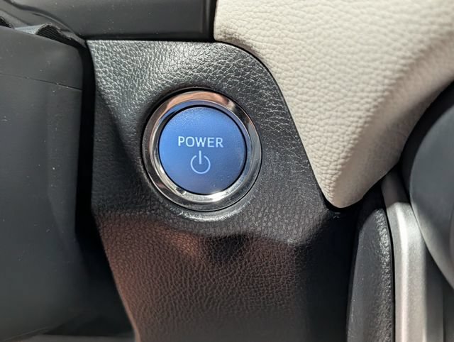 Used 2022 Toyota RAV4 XLE w/ Convenience Package AWD/4WD image 23