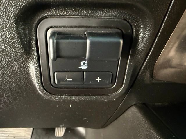 Used 2025 GMC Hummer EV 2X w/ LPO, Roof Cross Rail Package image 43