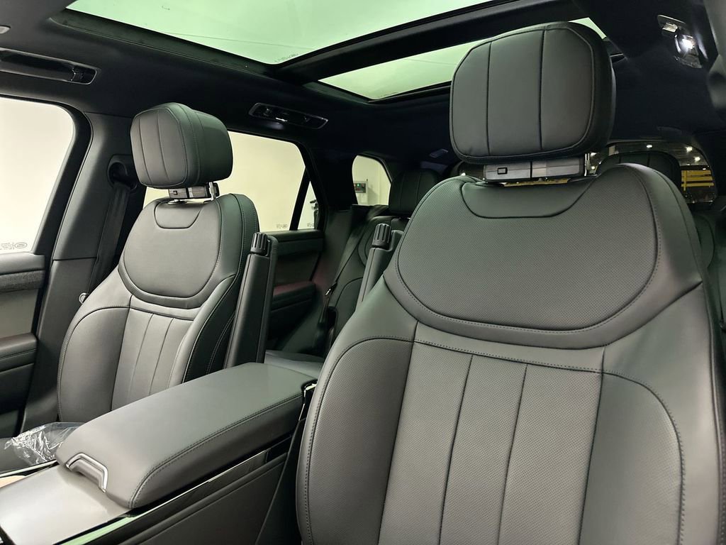 Used 2025 Land Rover Range Rover Sport Dynamic SE image 10