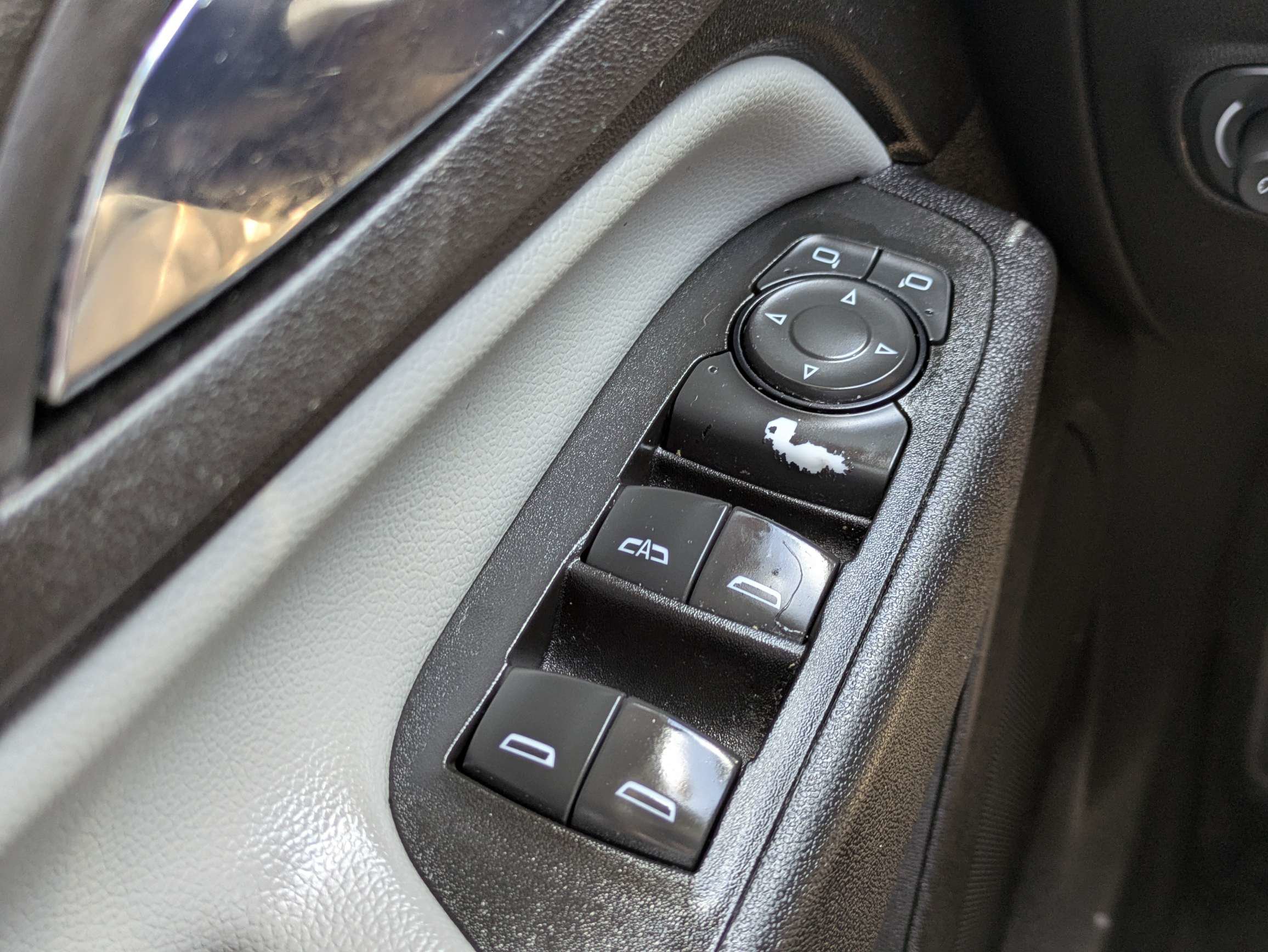 Used 2020 Chevrolet Equinox LS FWD image 27