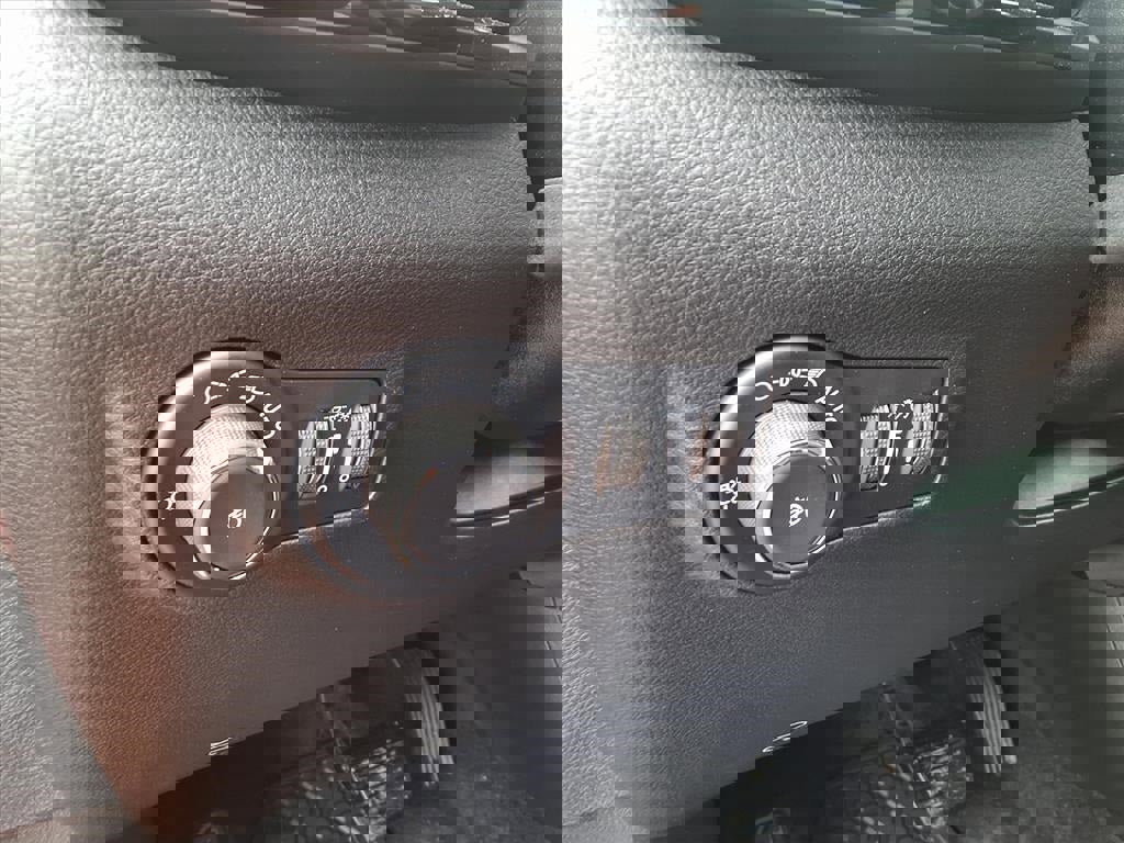 New 2026 Jeep Compass Latitude image 18