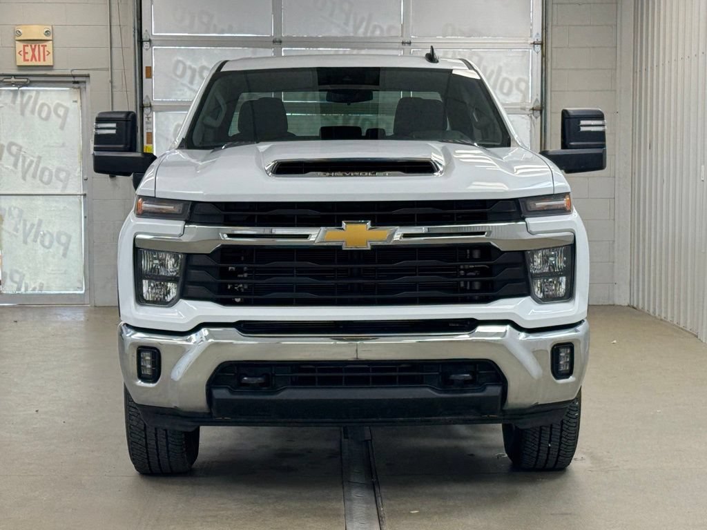 Used 2025 Chevrolet Silverado 2500 LT AWD/4WD image 2