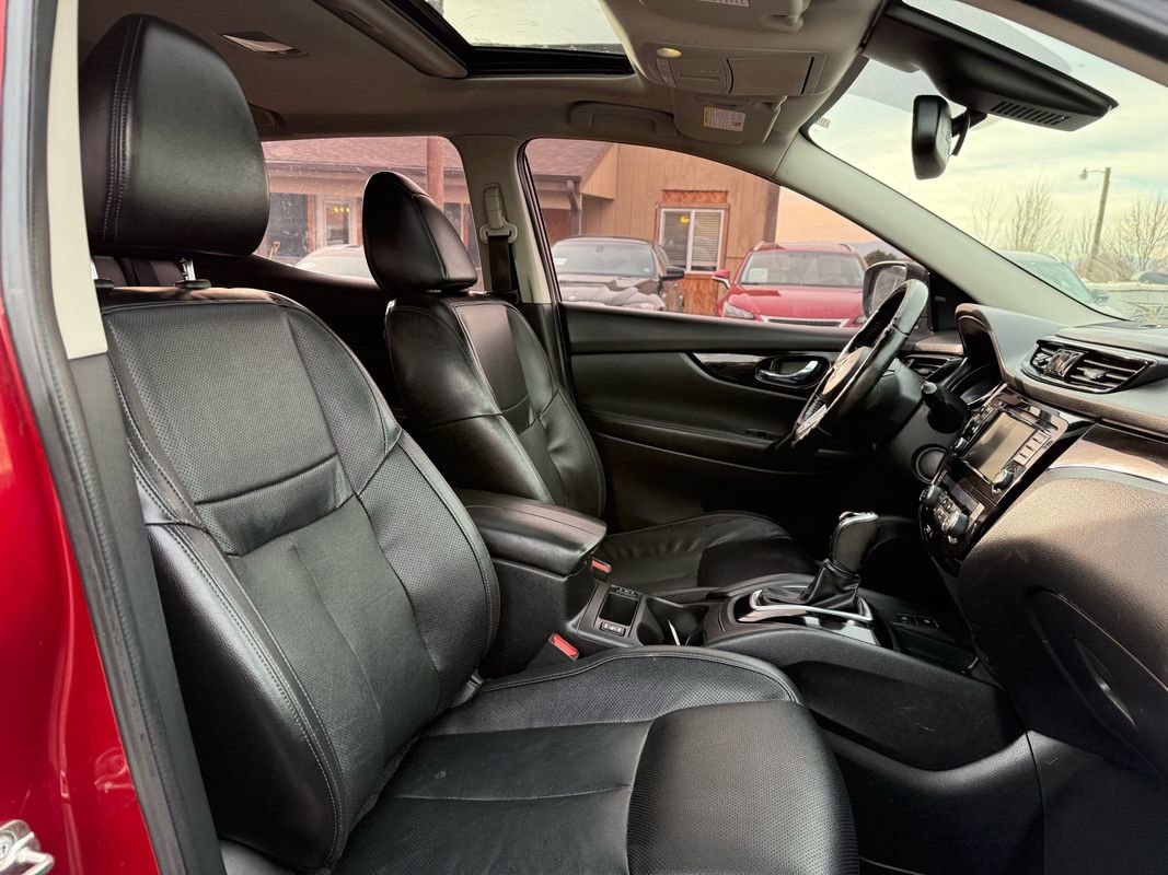 Used 2021 Nissan Rogue Sport SL w/ Premium Package image 28