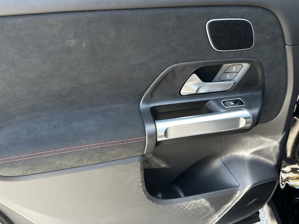Certified 2025 Mercedes-Benz GLB 250 4MATIC image 25