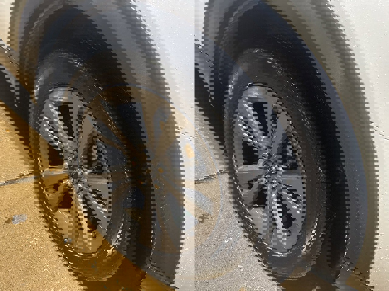 Used 2021 Ford Explorer XLT w/ Equipment Group 202A image 7