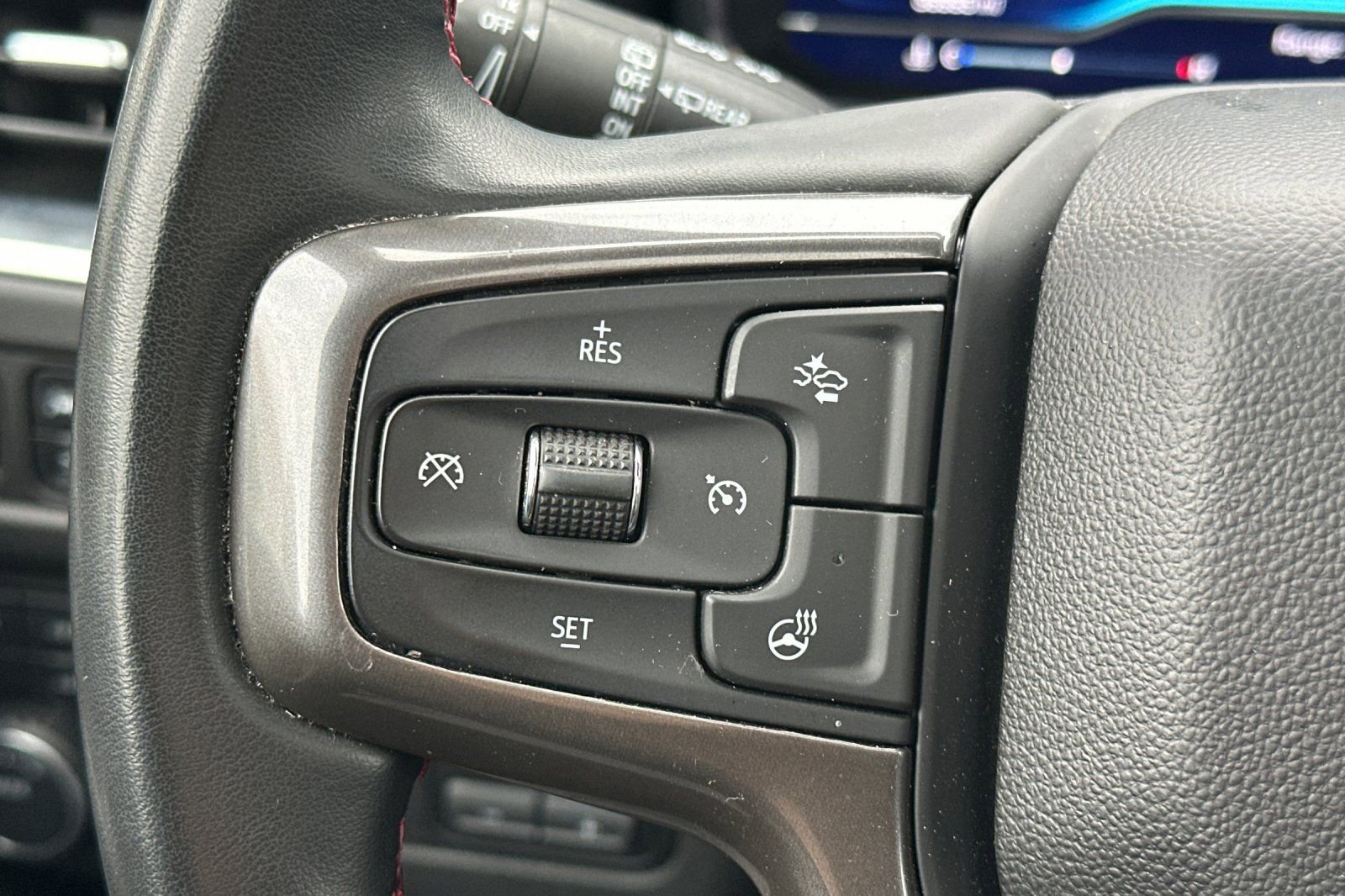 Used 2023 Chevrolet Suburban RST w/ Luxury Package image 37