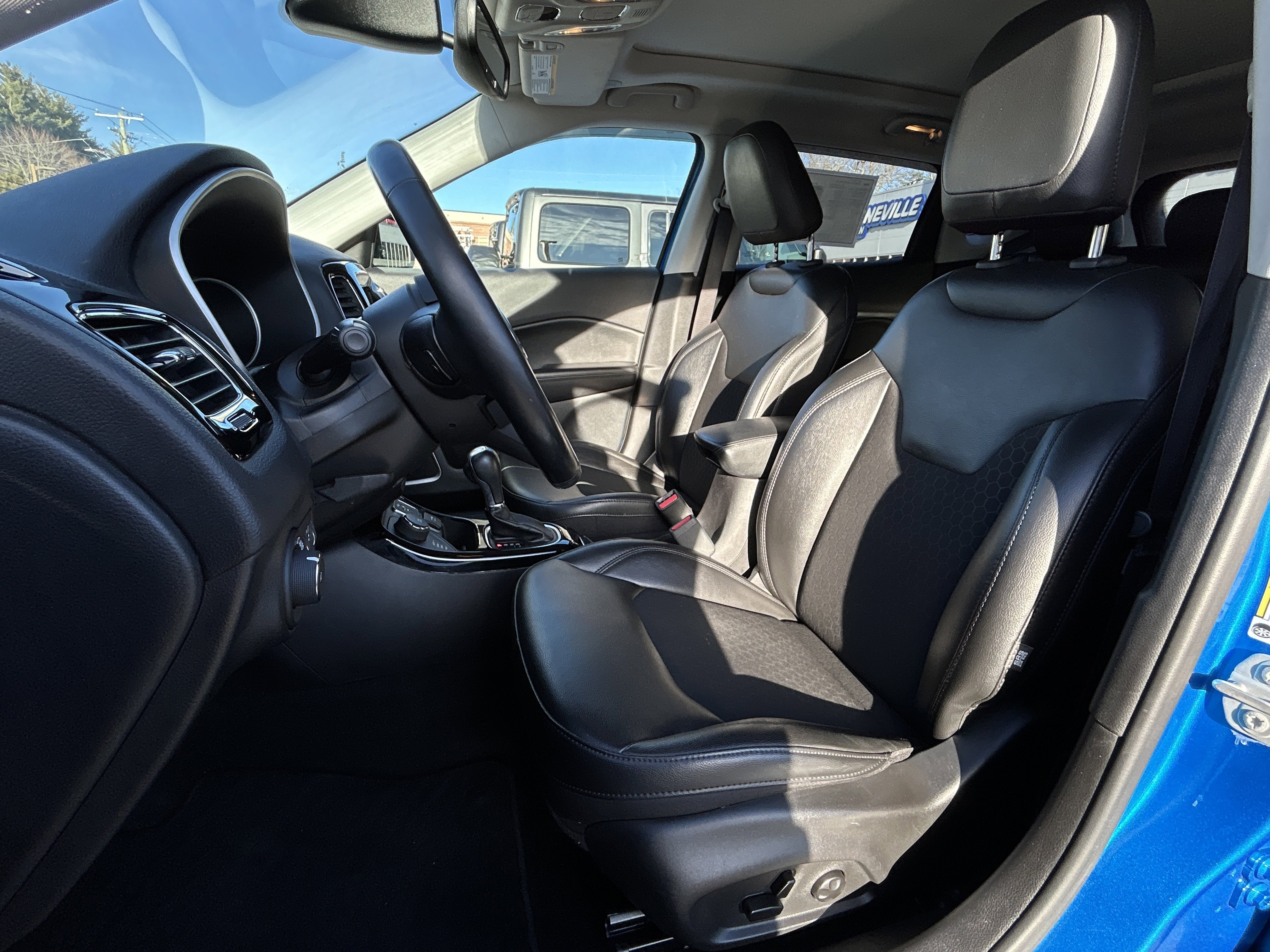 Used 2020 Jeep Compass Latitude image 22