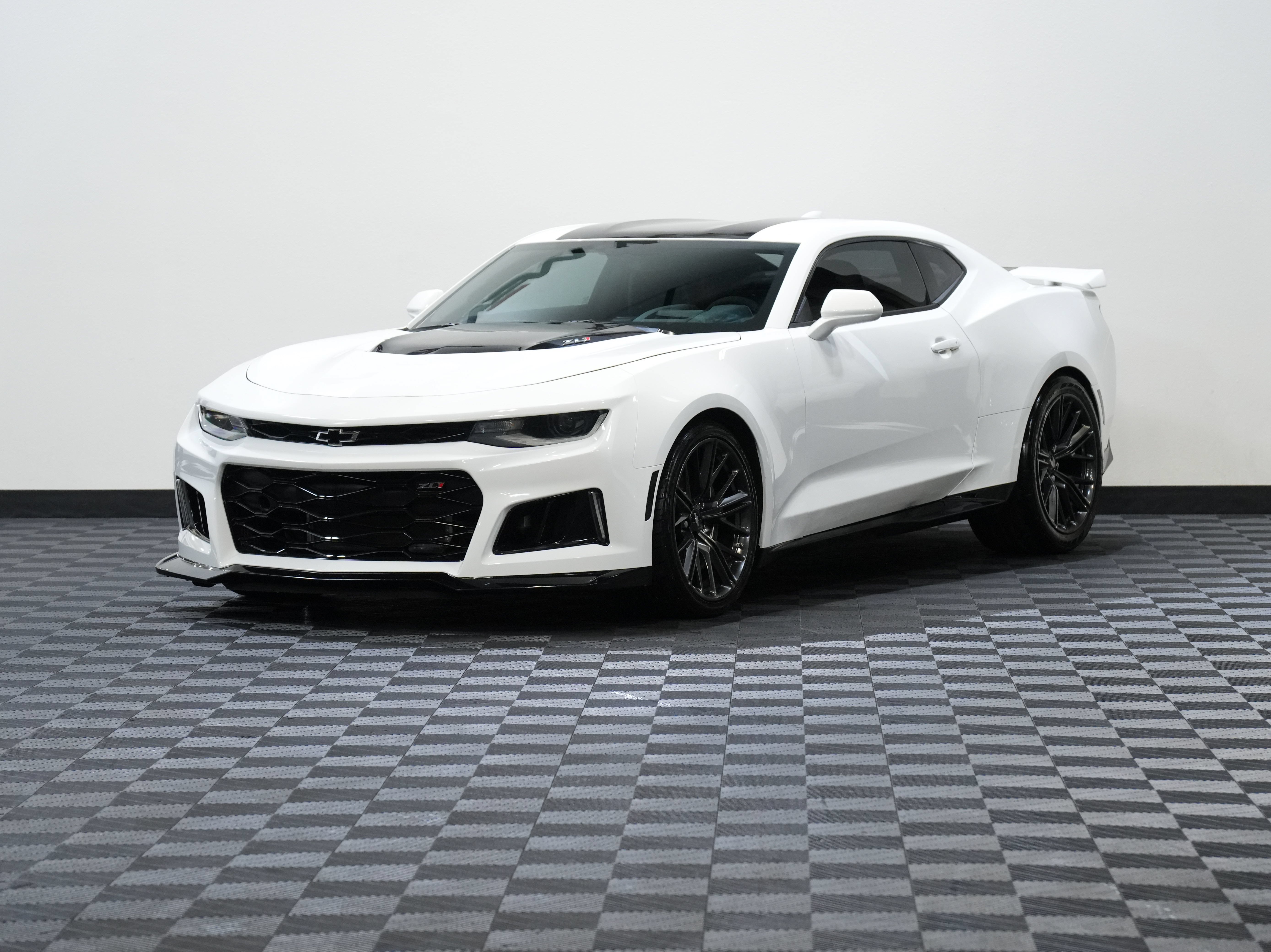 Used 2017 Chevrolet Camaro ZL1 RWD image 3