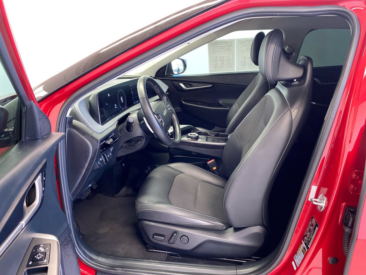 Certified 2024 Kia EV6 Light AWD/4WD image 16