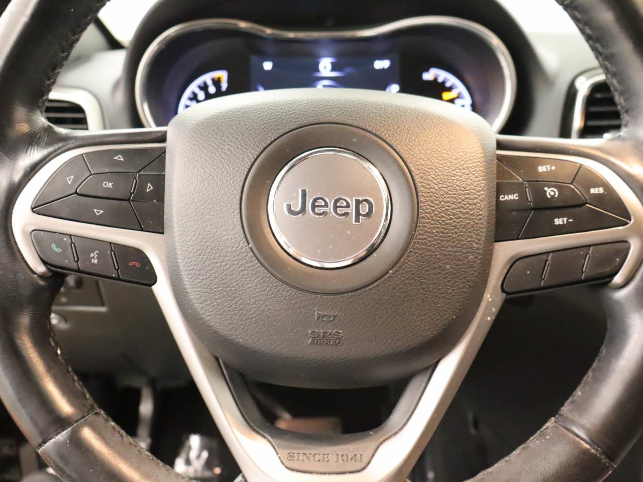 Used 2021 Jeep Grand Cherokee Limited RWD image 12
