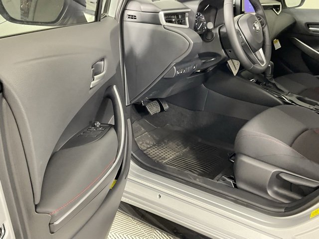 Used 2025 Toyota Corolla SE image 13