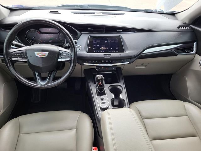 Used 2021 Cadillac XT4 Luxury w/ Cold Weather Package image 14