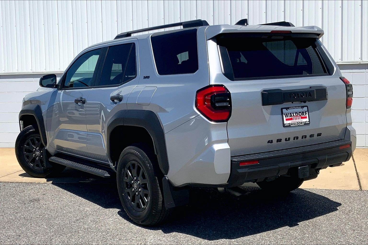 New 2026 Toyota 4Runner SR5 AWD/4WD image 3
