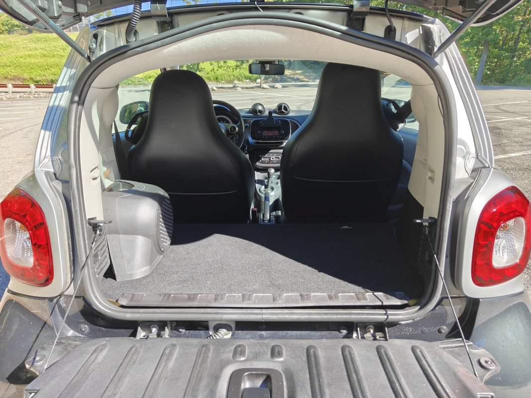 Used 2016 smart fortwo Prime RWD image 9