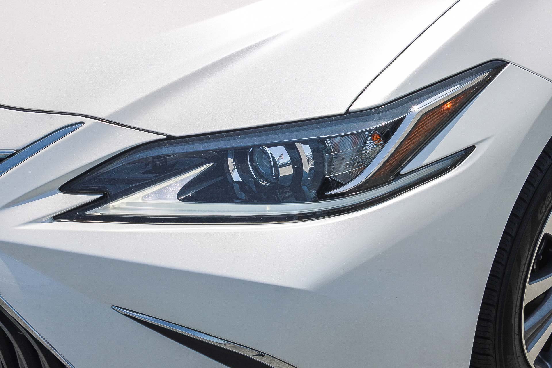 Used 2021 Lexus ES 350 w/ Accessory Package FWD image 5