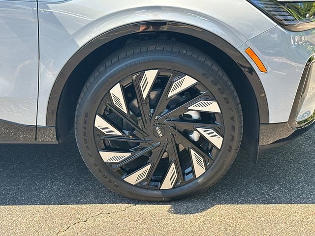 New 2026 Lincoln Nautilus Reserve w/ Jet Appearance Package AWD/4WD image 13