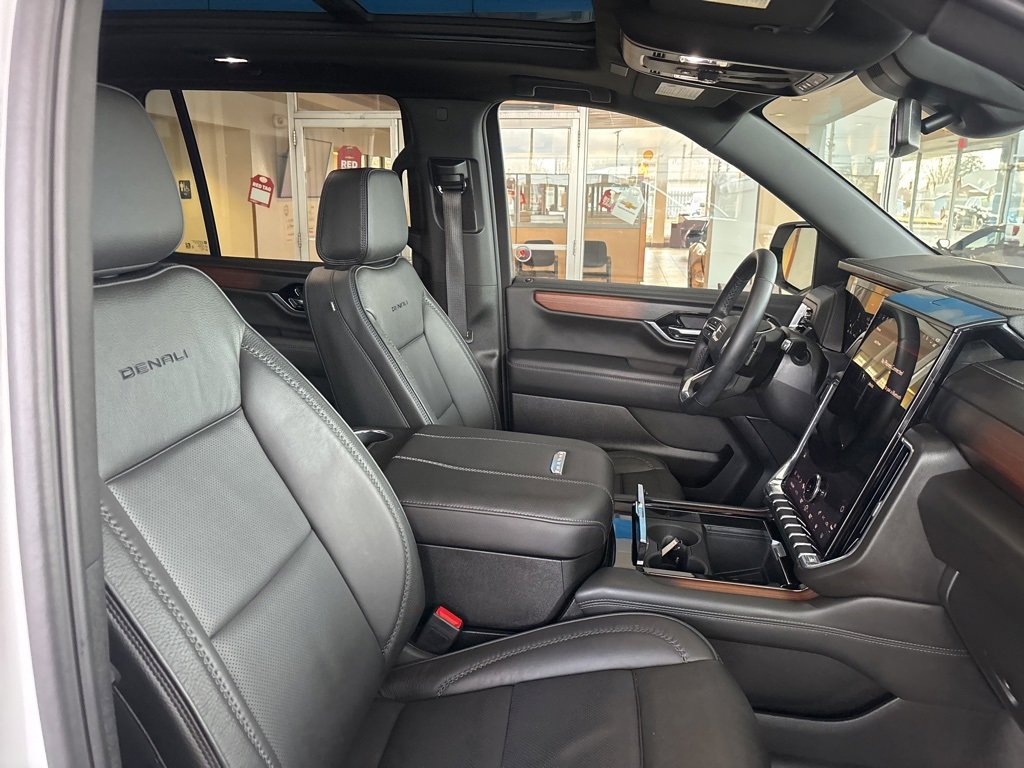 Used 2025 GMC Yukon Denali image 45