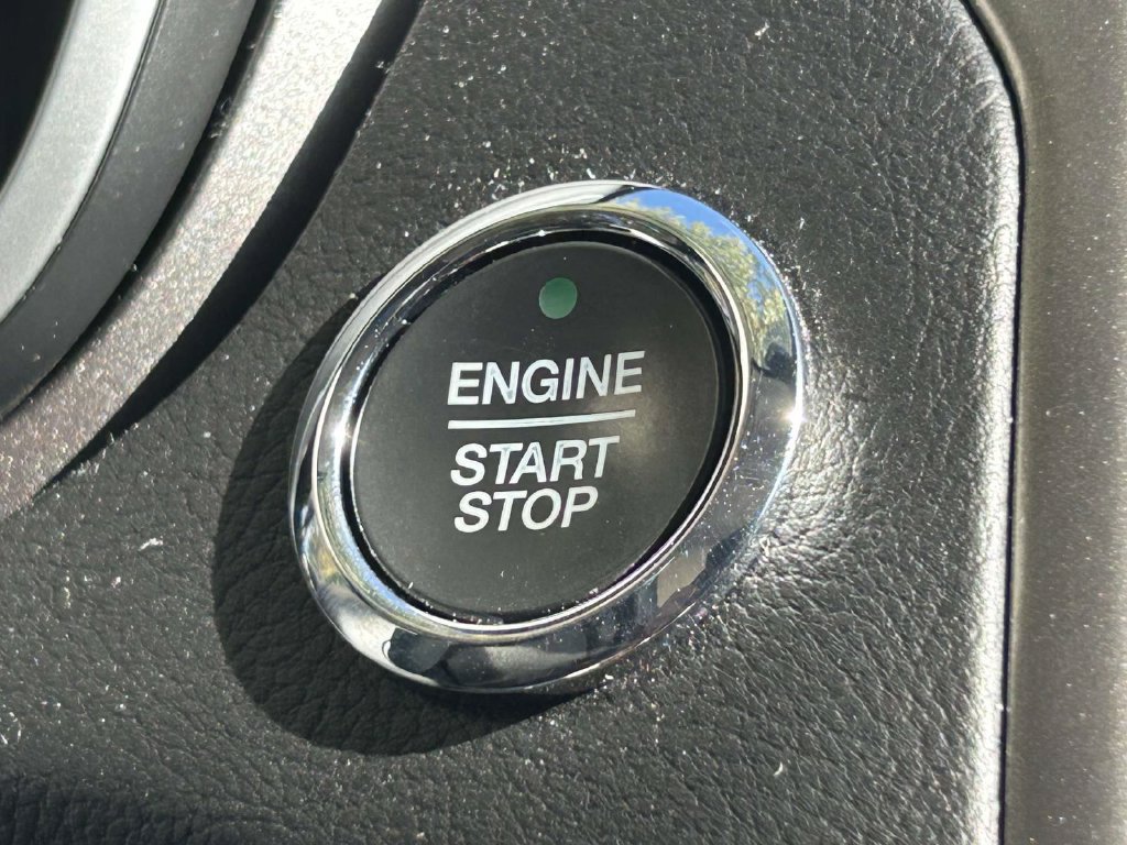 Used 2019 Ford Fusion SEL FWD image 17