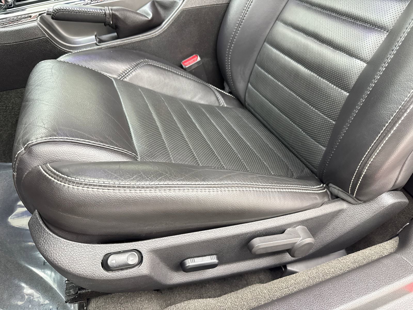 Used 2013 Ford Mustang GT Premium w/ Comfort Pkg image 35