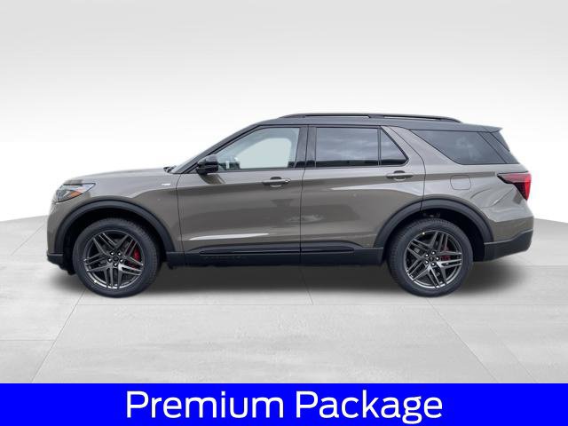 New 2026 Ford Explorer ST-Line w/ ST-Line Street Pack AWD/4WD image 3