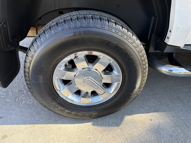Used 2007 HUMMER H3 AWD/4WD image 11
