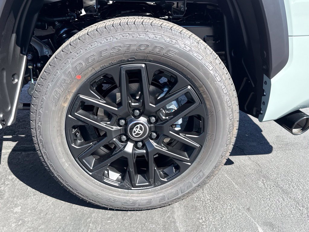 New 2026 Toyota Tundra Limited AWD/4WD image 16