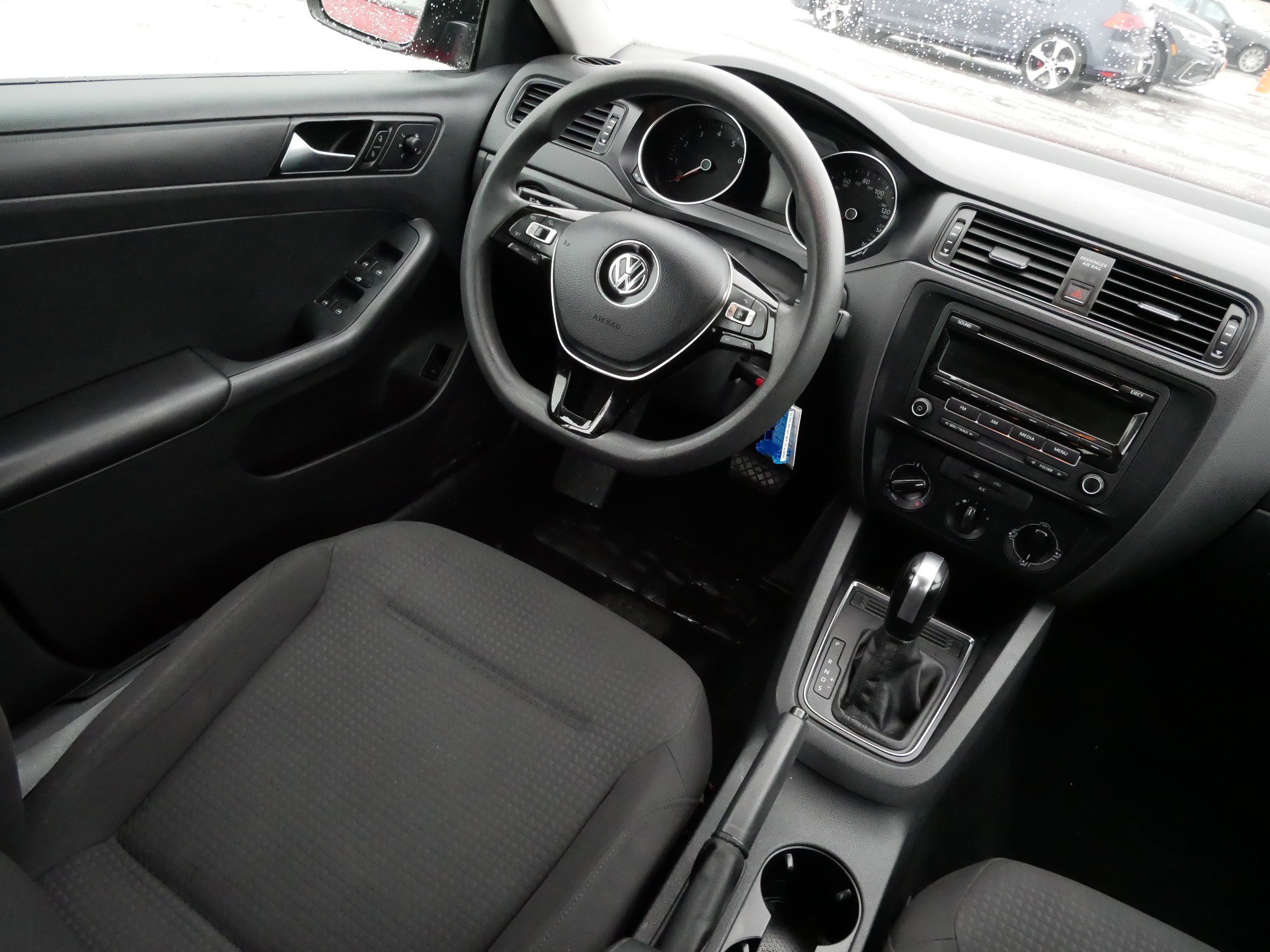 Used 2015 Volkswagen Jetta S image 9