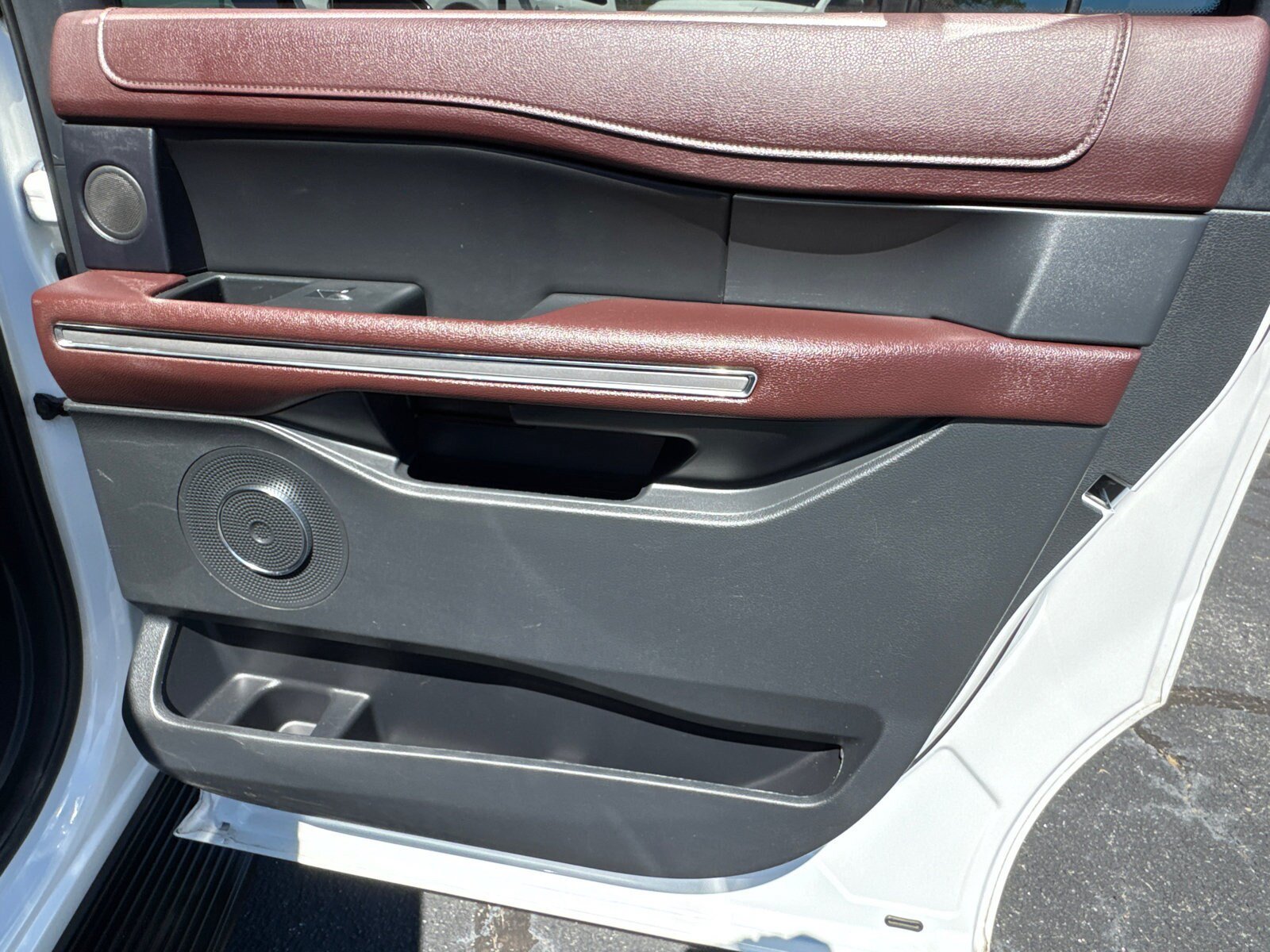 Used 2024 Ford Expedition Max Limited RWD image 21
