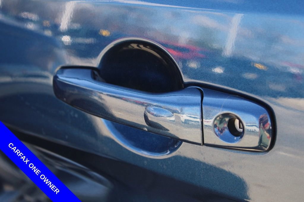 Used 2016 Ford Explorer XLT w/ Equipment Group 202A image 15