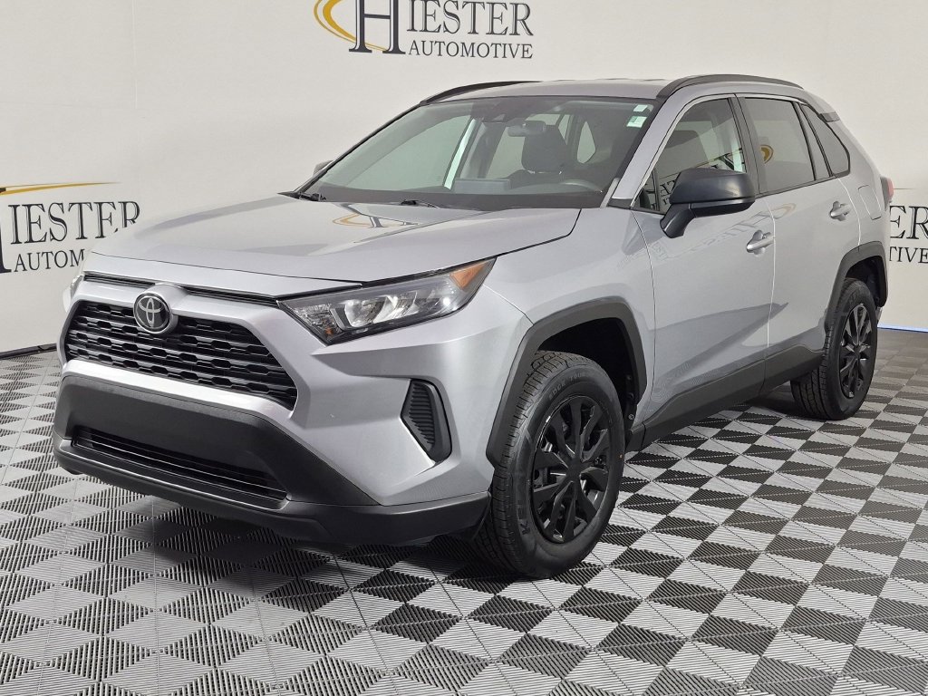 Used 2021 Toyota RAV4 LE FWD image 9