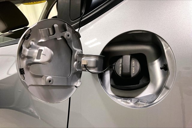 Used 2018 Honda HR-V LX image 41