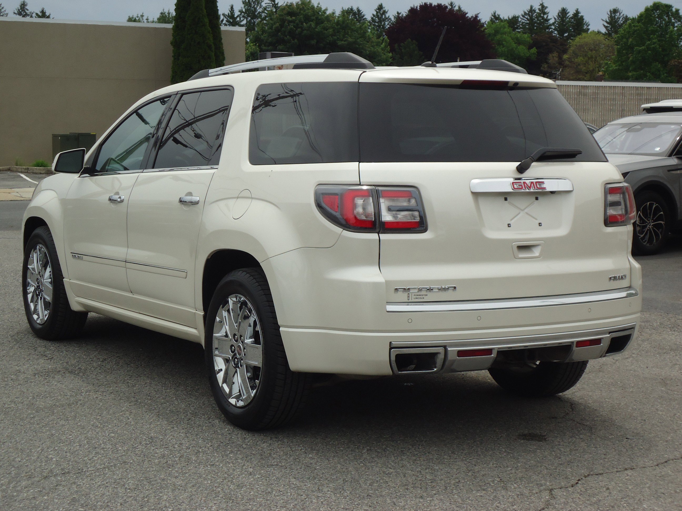 Used 2015 GMC Acadia Denali AWD/4WD image 5