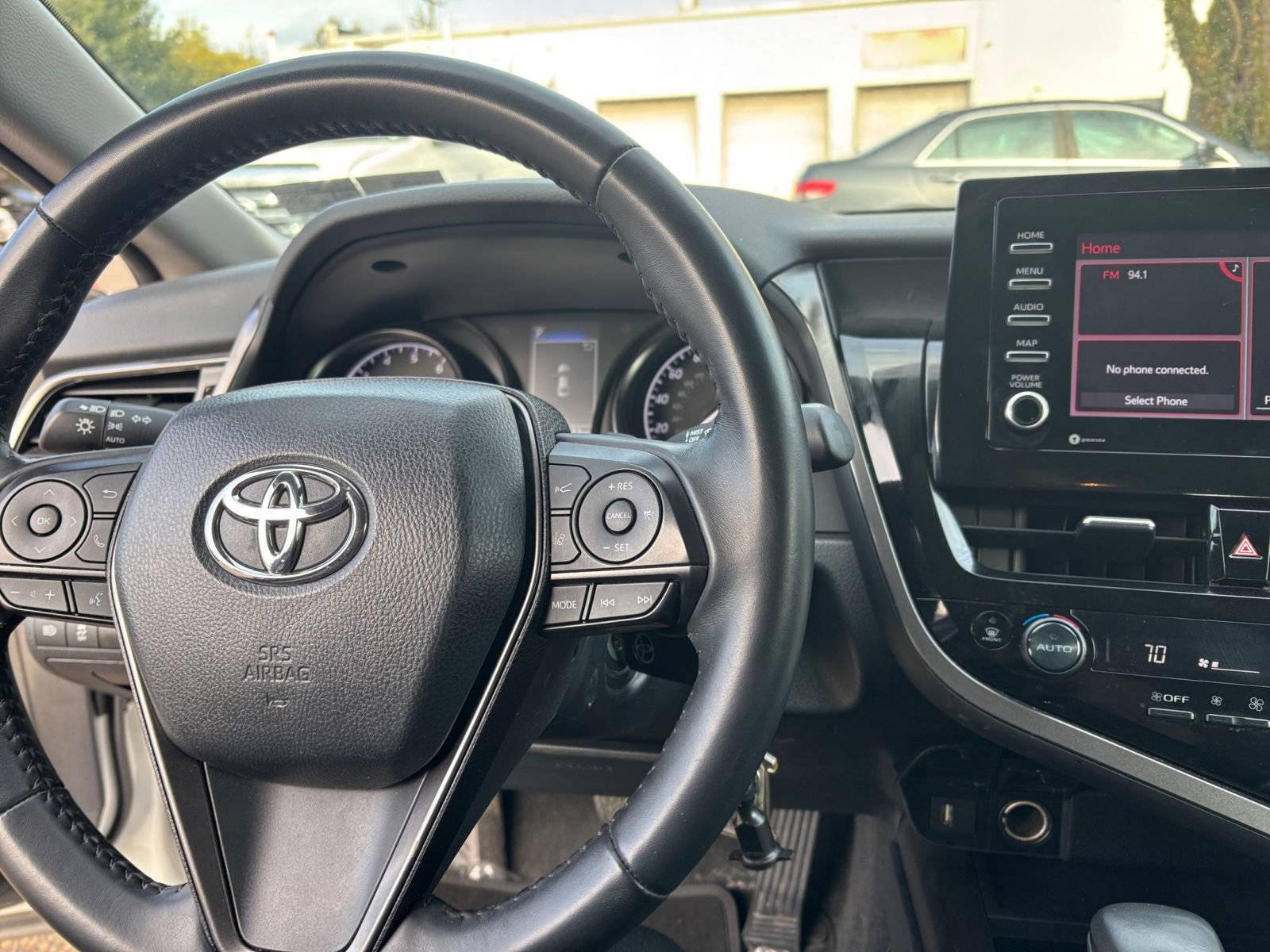 Used 2024 Toyota Camry SE image 33