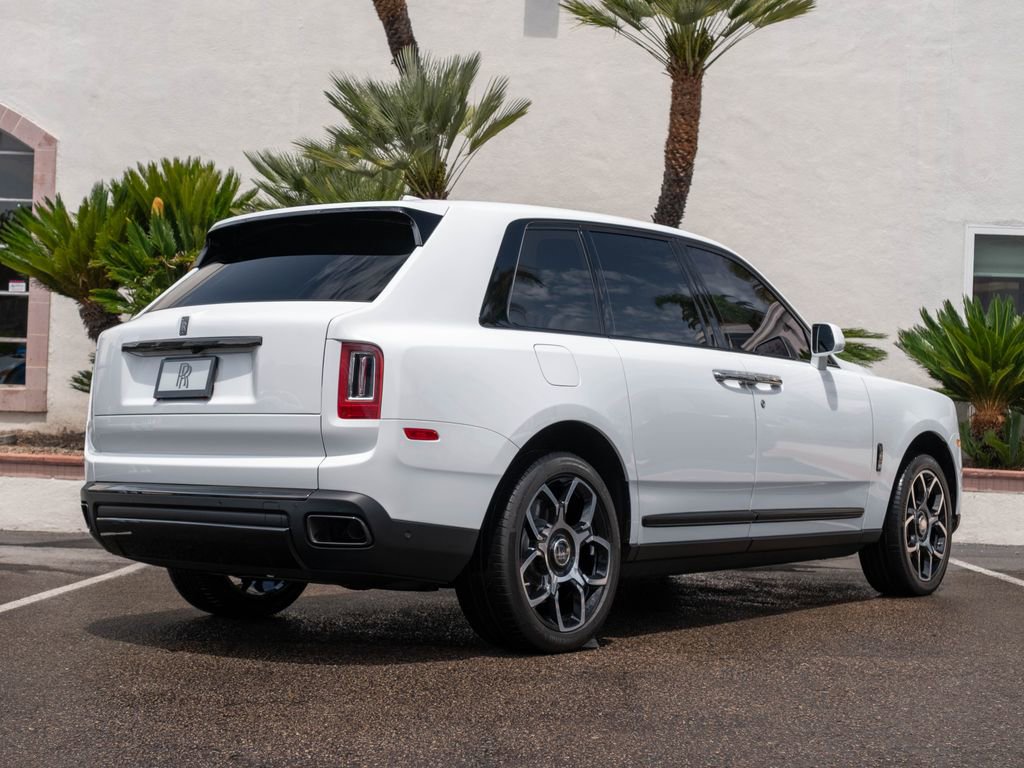 Used 2022 Rolls-Royce Cullinan Black Badge w/ Dark Exterior Package AWD/4WD image 2