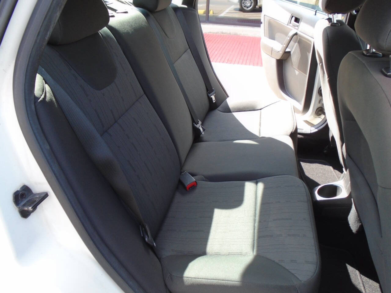 Used 2009 Ford Focus SE FWD image 11