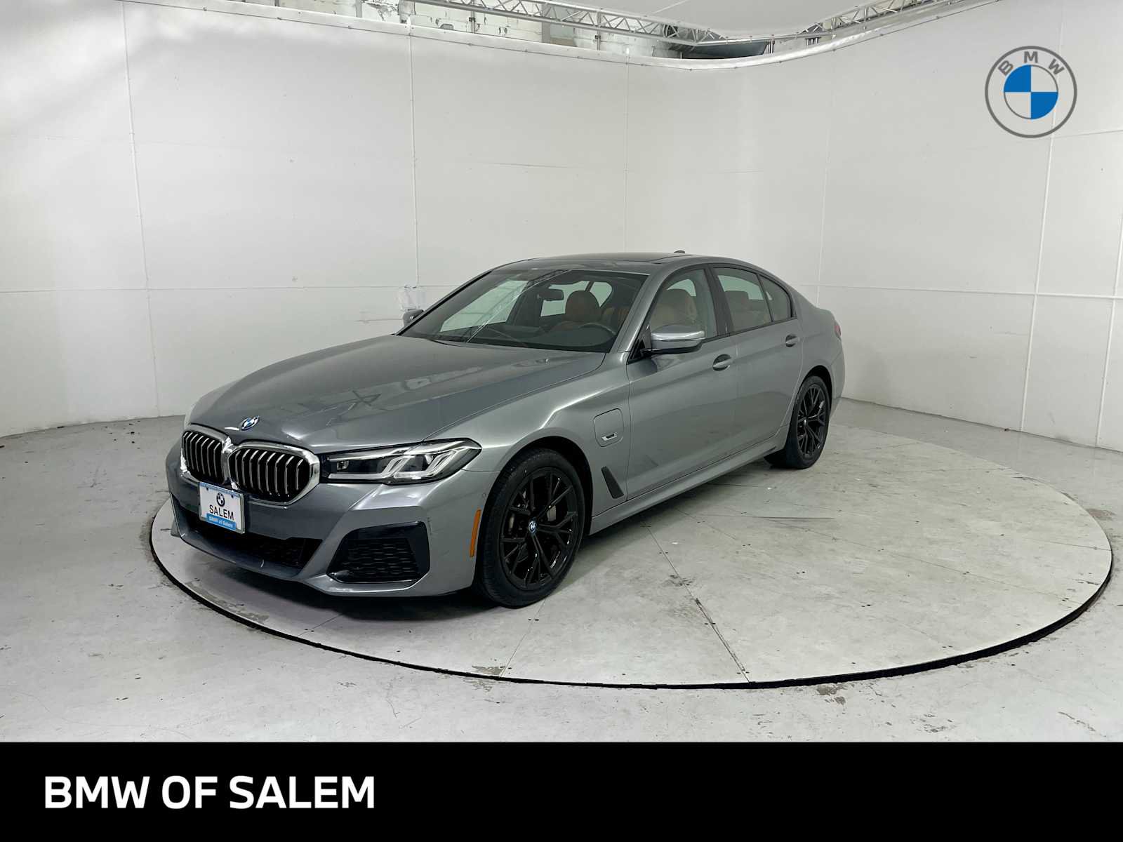Used 2023 BMW 530e w/ M Sport Package image 1