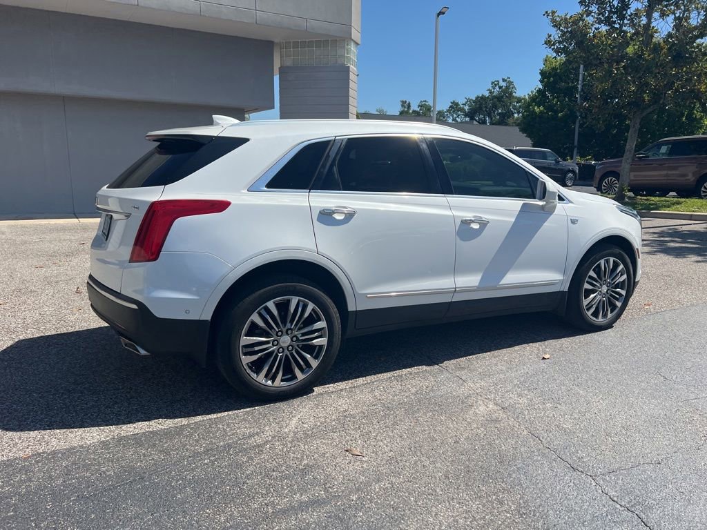 Used 2018 Cadillac XT5 Premium Luxury w/ Driver Assist Package FWD image 3