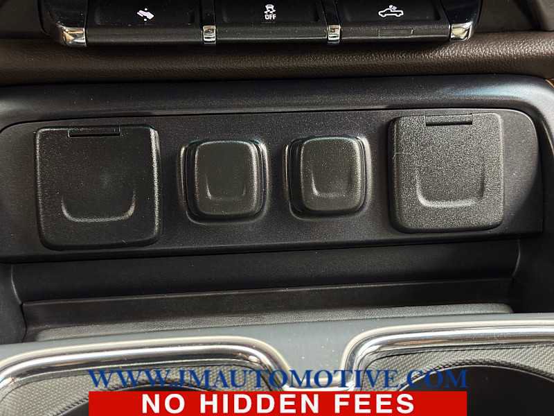 Used 2015 GMC Sierra 1500 SLT w/ SLT Crew Cab Value Package image 34