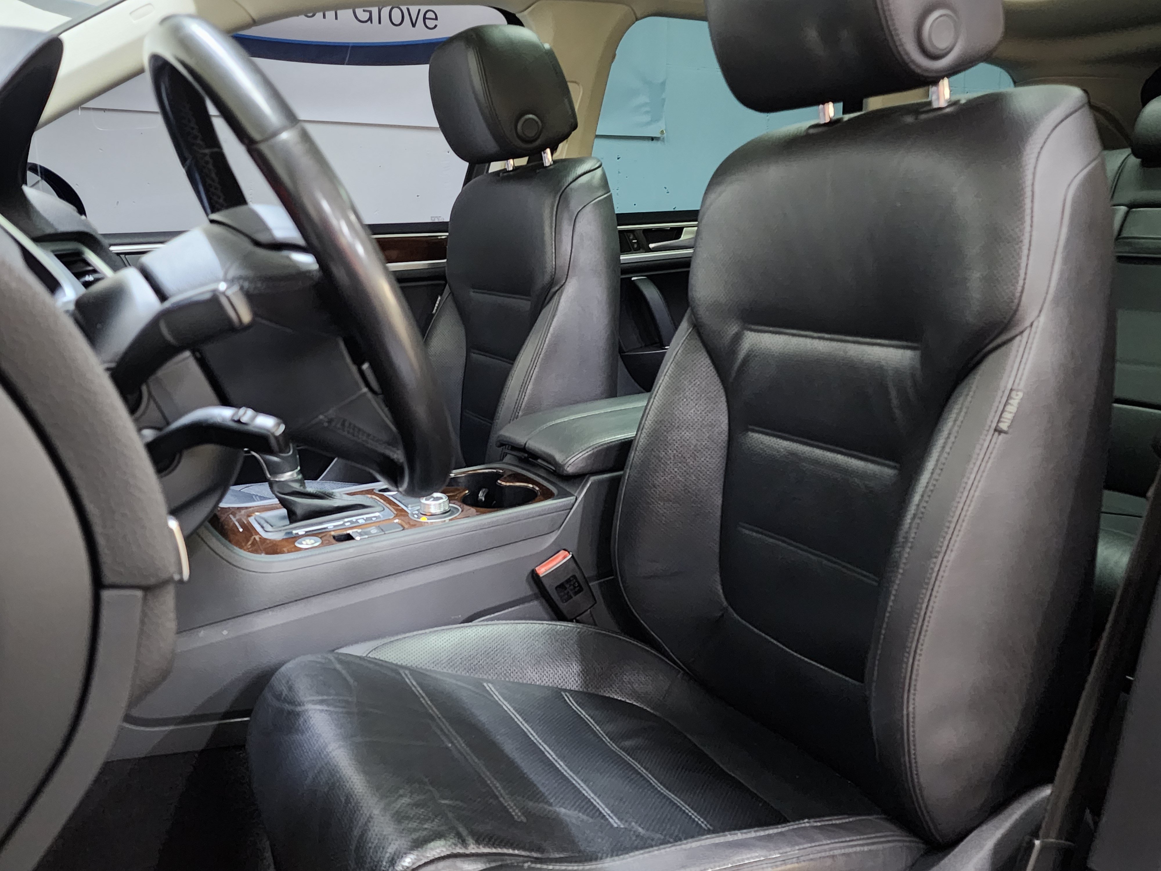 Used 2016 Volkswagen Touareg VR6 AWD/4WD image 16