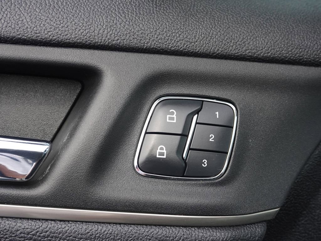 Used 2017 Lincoln MKC Reserve w/ Lincoln MKC Climate Package image 31