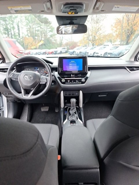 Used 2024 Toyota Corolla Cross LE image 20