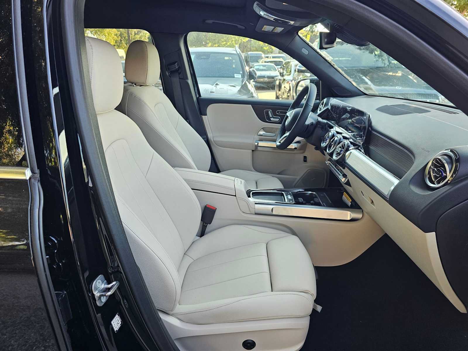 New 2026 Mercedes-Benz GLB 250 image 10