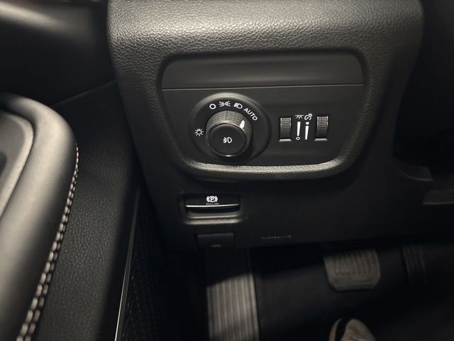 New 2026 Jeep Grand Cherokee Limited AWD/4WD image 37