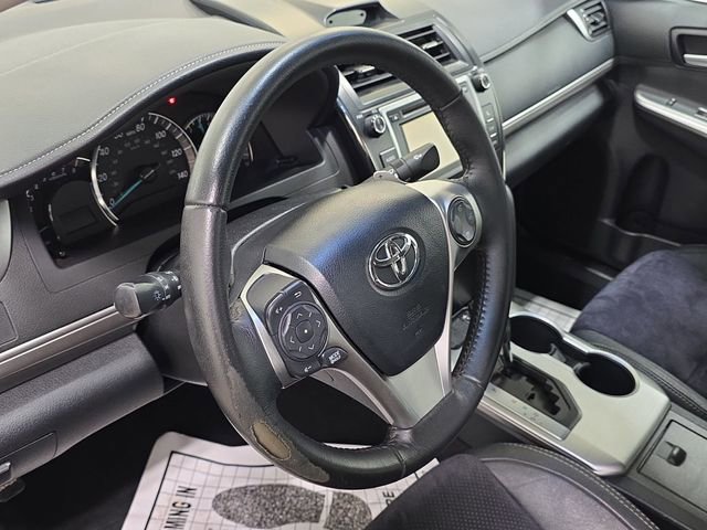 Used 2012 Toyota Camry SE w/ Leather Pkg FWD image 14