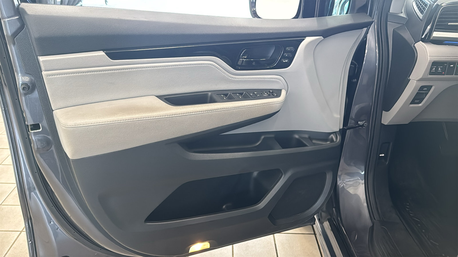Used 2018 Honda Odyssey Elite image 22